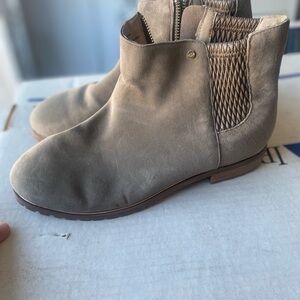 Women’s Tan Ankle Boots
